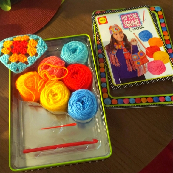 NWOT Hip To Be Square Crochet Box Set by ALEX toys - Picture 3 of 4